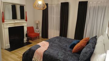 1 chambre, fer et planche Ă repasser, Wi-Fi gratuit, draps fournis