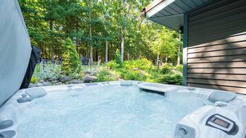 House (3 Bedrooms) | Property amenity