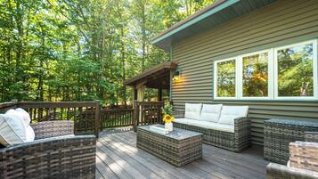 House (3 Bedrooms) | Property amenity