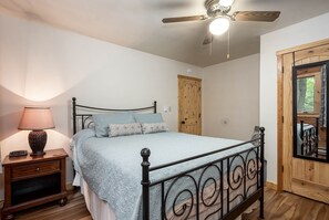 Rumah, Beberapa Tempat Tidur, patio | 3 kamar tidur dan didekorasi berbeda-beda