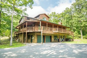 House (4 Bedrooms) | Property amenity - Fairway Breeze by Taylor Made Deep Creek (McHenry)