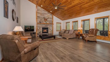 Casa (4 Bedrooms) | Servicio de la propiedad