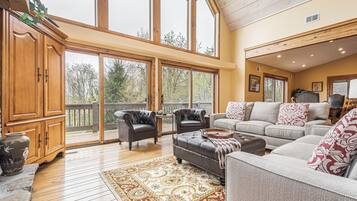 House (4 Bedrooms) | Property amenity