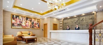 Vienna Hotel (Huidong and Run Pedestrian Street)
