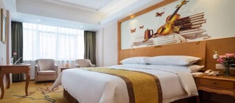 Vienna Hotel (Huidong and Run Pedestrian Street)
