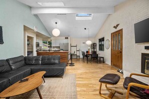 TV, table tennis - Spectacular Pet Friendly Forested Retreat, Game Room w/ Ping Pong, Gorgeous Patio Under the Trees (Oak Grove)
