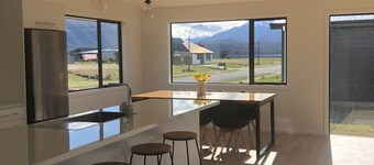 Lake View Weekend Getaway