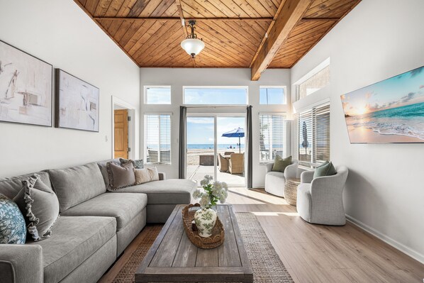 Televisión y chimenea 