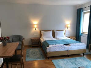 9 chambres, accès à Internet