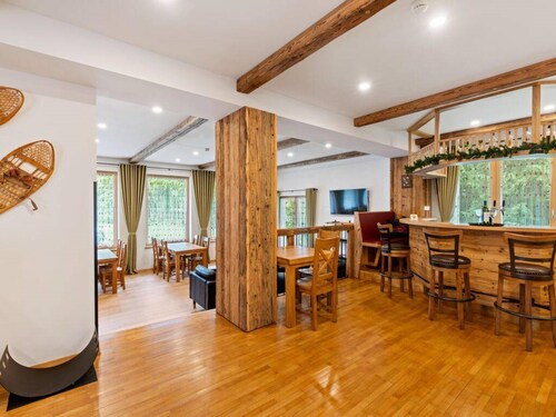 Gruppenhaus mit gemütlicher Bar und großem Garten