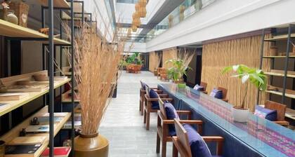 Mijng Qiyuan Minority Theme Hotel