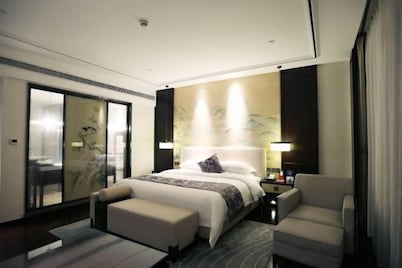 Gangcheng Hotel