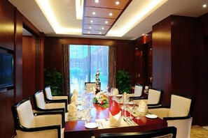 Unclassified image, 2 of 105, button - Zhongxin Convention Center (Jinggangshan City)