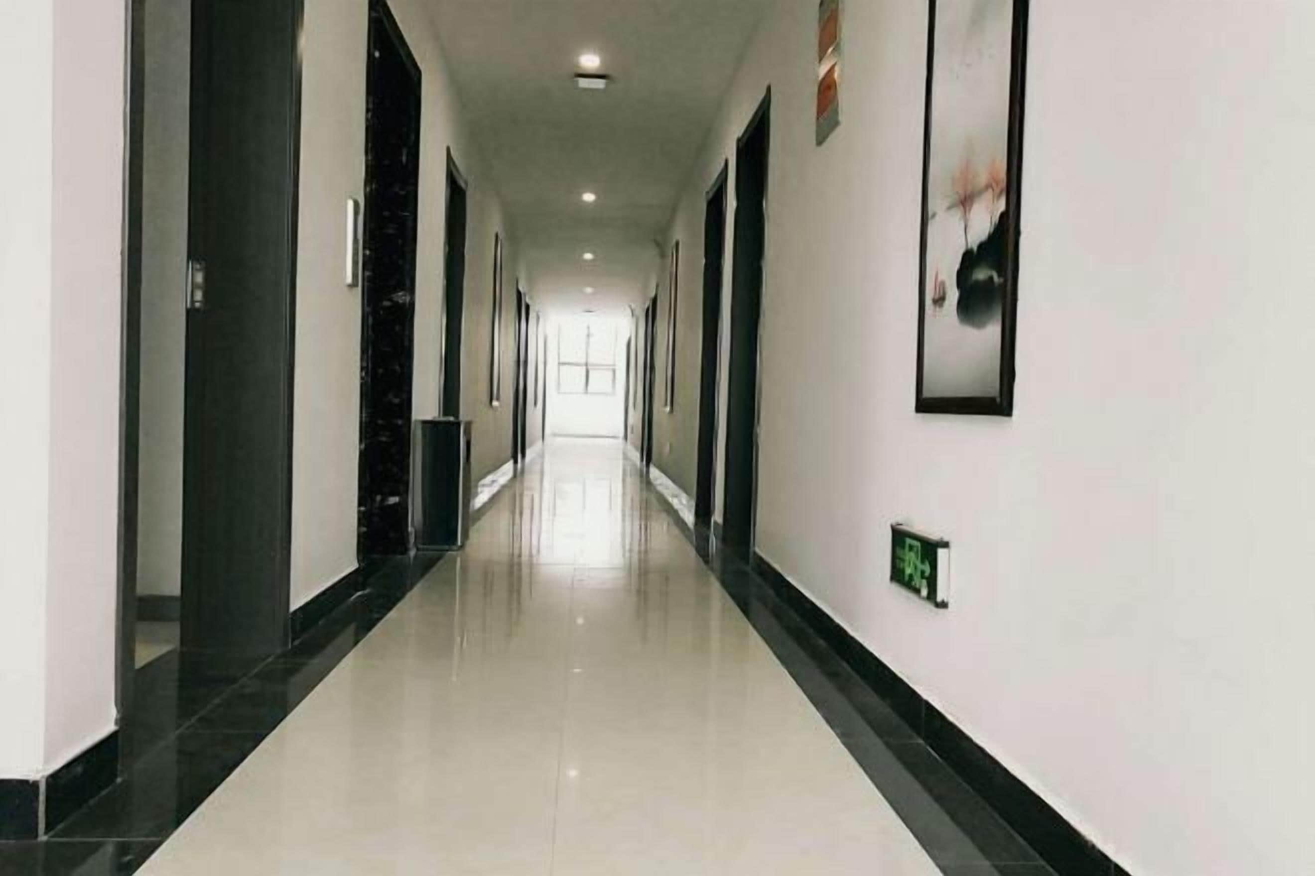 المنشأة من الداخل