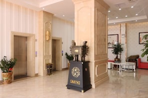 Ảnh chưa phân loại, 5 trong số 28 ảnh, nút
