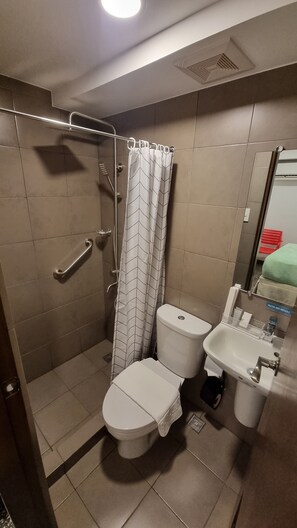 Superior Double Room | In-room safe, desk, blackout curtains, free WiFi - One Cristina Suites (Makati)