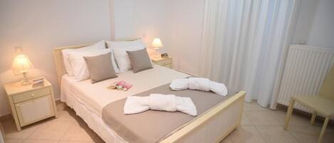 2 bedrooms, iron/ironing board, free WiFi, bed sheets