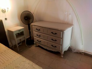 1 soverom, strykejern/-brett, wi-fi og sengetøy