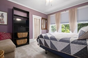 4 bedrooms, free WiFi, bed sheets