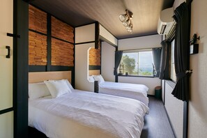 3 habitaciones, escritorio, cortinas blackout y ropa de cama 
