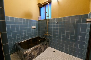 Deluxe House | Bathroom | Separate tub and shower, hair dryer, bidet, towels - Awaji Aquamarine Resort 3 (Awaji)