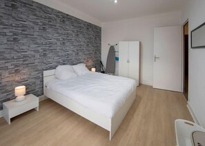 1 bedroom, desk, iron/ironing board, WiFi