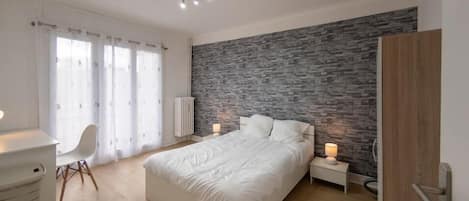 1 chambre, bureau, fer et planche Ă repasser, Wi-Fi