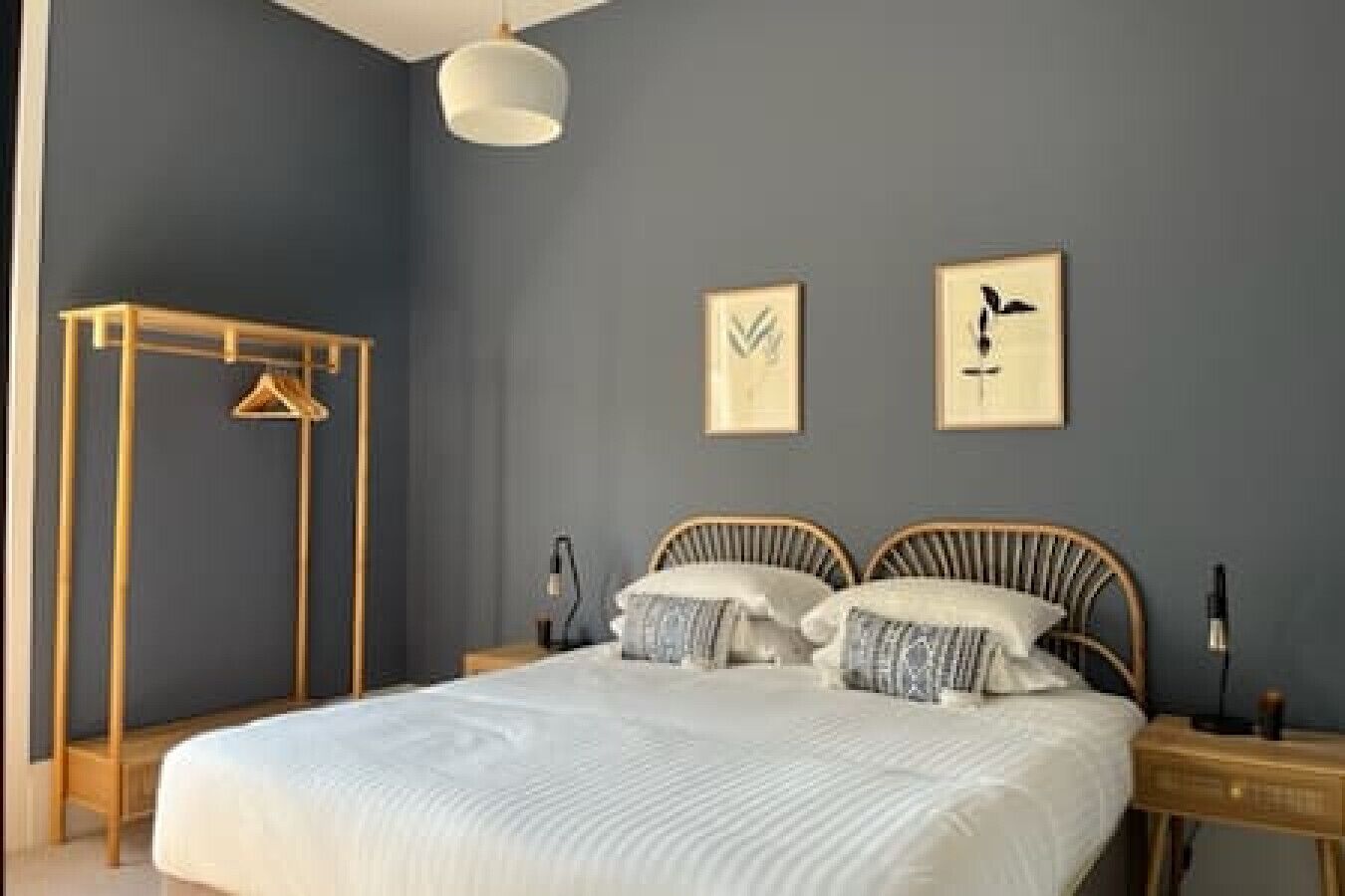 2 bedrooms, desk, iron/ironing board, WiFi