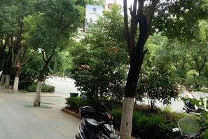 Khuôn viên nơi lưu trú