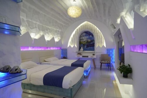 Forest Snow Hotel