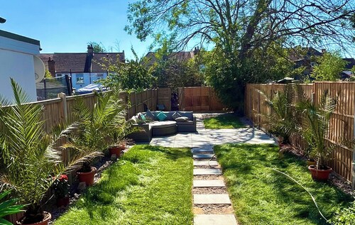 Luxury house with huge garden close to Wembley stadium