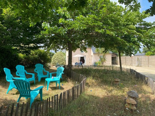 Traditional house with garden and activities, quiet near the sea