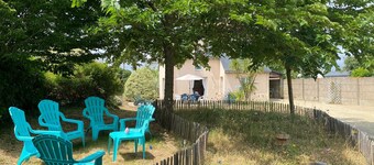 Traditional house with garden and activities, quiet near the sea