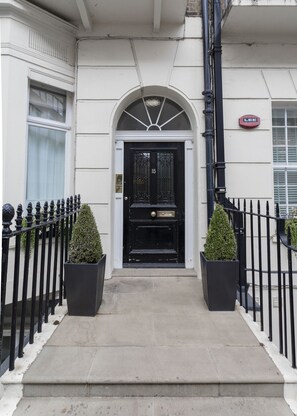 Exterior detail - Luxury large apartment with patio garden in Marylebone, Mayfair centre of London (London)