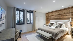 4 sovrum, skrivbord och sängkläder