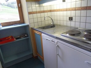 Fridge, microwave, dishwasher, coffee/tea maker - Comfortable studio for 4 pers. Direct slope access (Plagne Bellecôte)