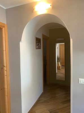 2 makuuhuonetta, vauvan matkasänky, Wi-Fi, vuodevaatteet