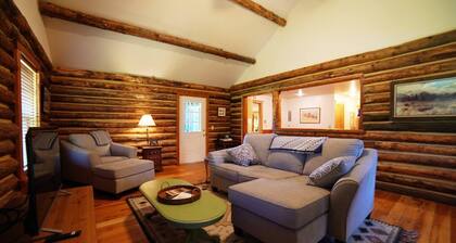 Quaint Historic Log Cabin near Victor, Between Grand Targhee and Jackson
