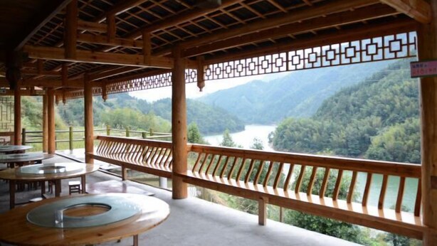 Interior - Nongfu Hostel (Rongshui)