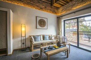 Room - Poetic Cottages (Anze)