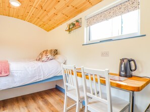 1 bedroom, individually decorated, individually furnished, free WiFi - Rose (Redruth)