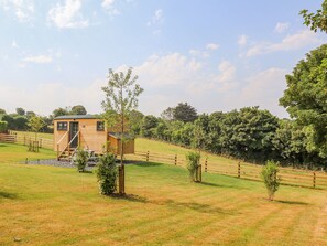 Property grounds - Rose (Redruth)