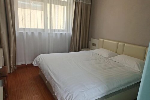 Xianshi Business Hotel