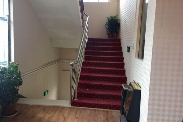 Unclassified image, 1 of 16, button - Xianshi Business Hotel (Zanda)