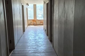 Unclassified image, 2 of 16, button - Xianshi Business Hotel (Zanda)