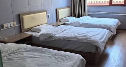 Xianshi Business Hotel