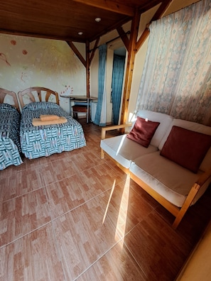 1 chambre, bureau, fer et planche Ă repasser, Wi-Fi gratuit