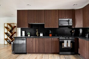 Fridge, microwave, oven, stovetop - Mid-century Modern Scottsdale Home w/ Heated Pool (Scottsdale)