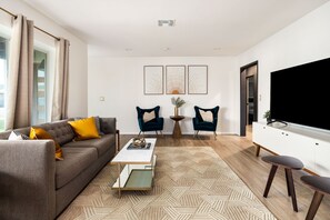 Smart TV - Mid-century Modern Scottsdale Home w/ Heated Pool (Scottsdale)