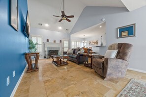 TV - Upstairs Unit w/ Balcony + Pool and tennis (Buford)